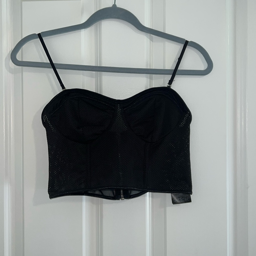 Guess crop top